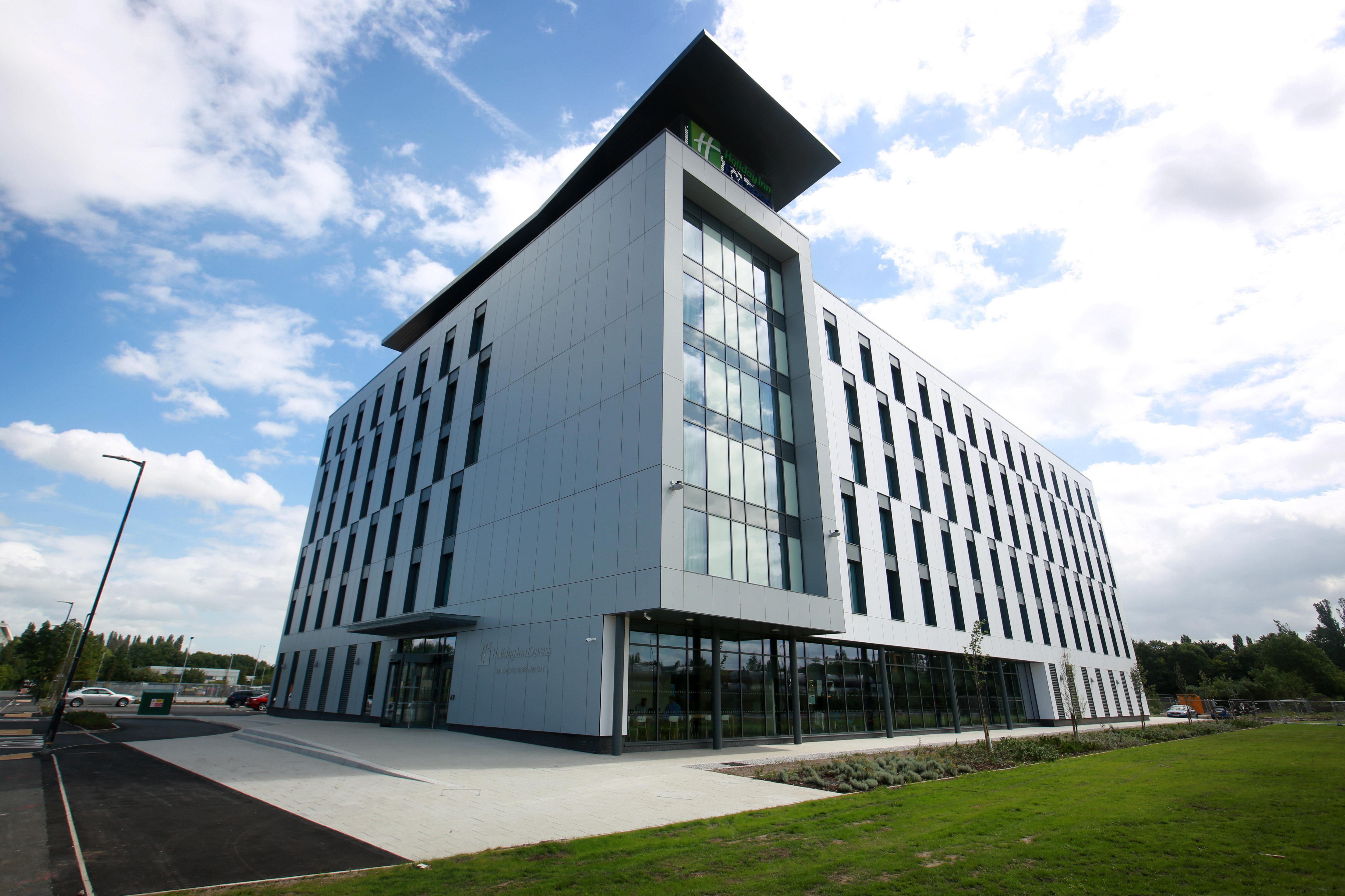 Holiday Inn Express - Manchester - Traffordcity, An Ihg Hotel Exterior photo