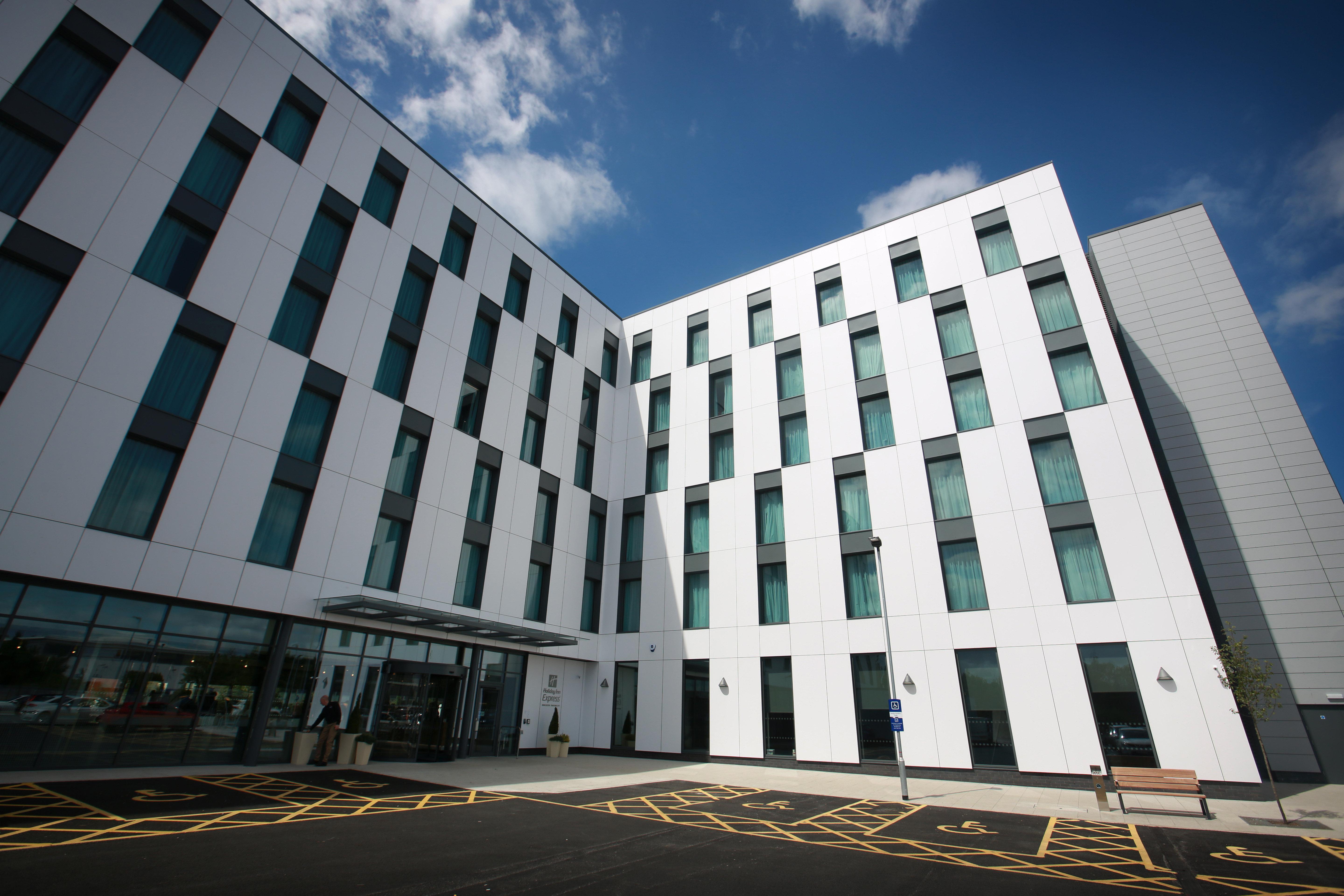 Holiday Inn Express - Manchester - Traffordcity, An Ihg Hotel Exterior photo