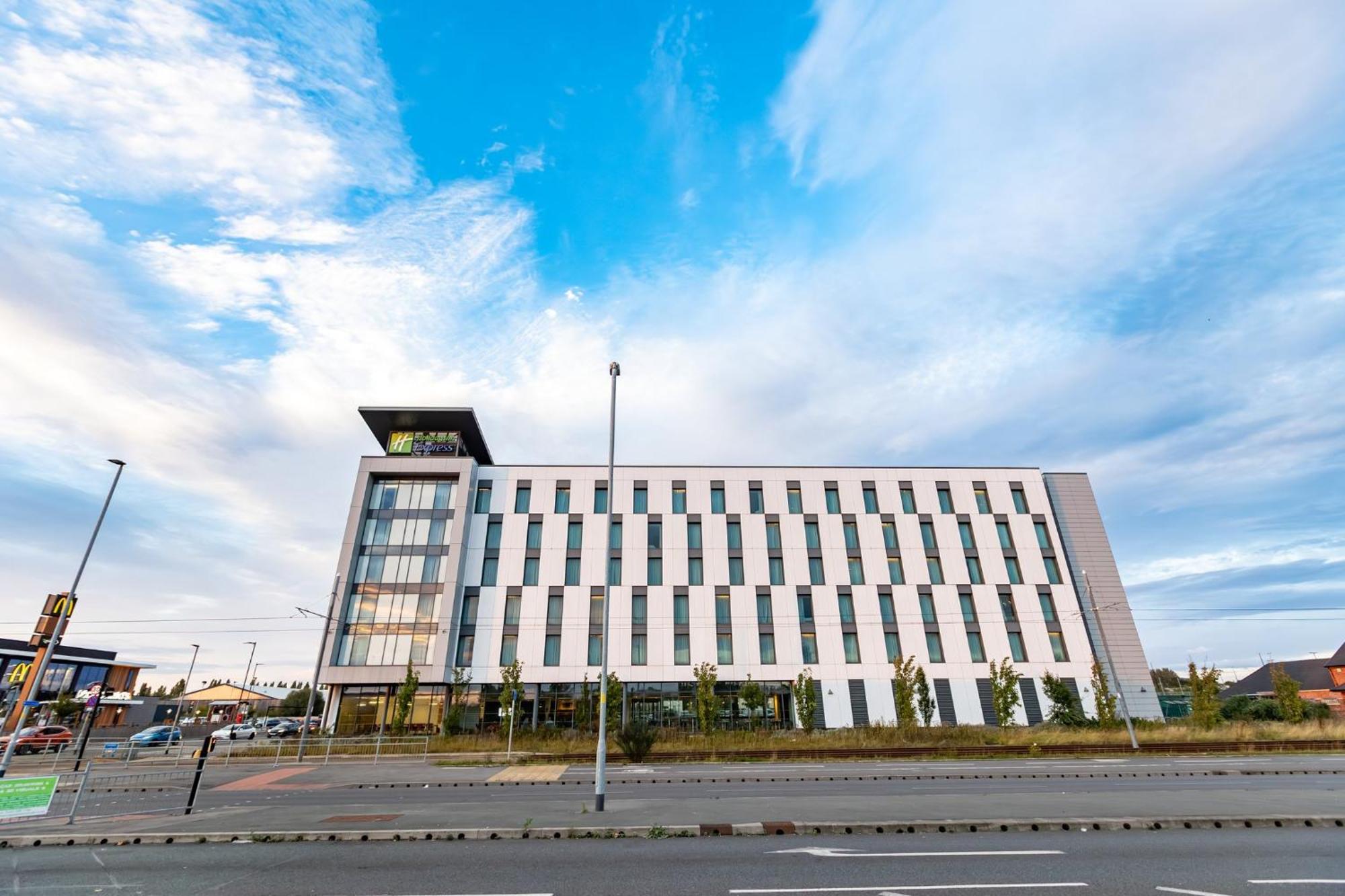 Holiday Inn Express - Manchester - Traffordcity, An Ihg Hotel Exterior photo